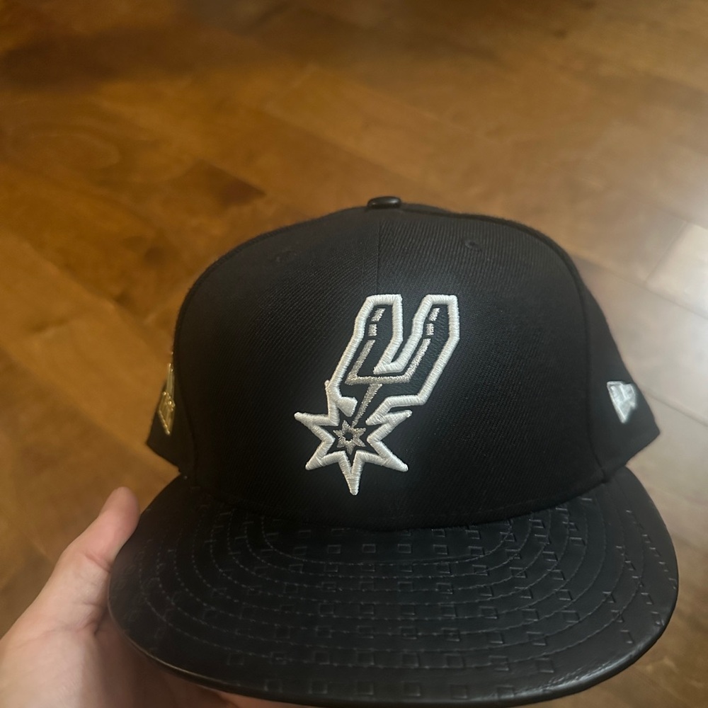San Antonio Spurs New Era Black and Silver Hat